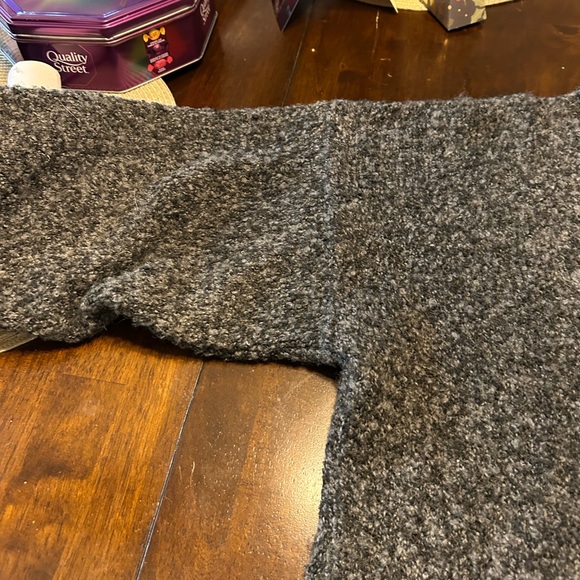 J9.   Black and grey Irish sweater - Picture 3 of 6